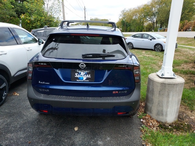 2026 Nissan Kicks SR photo 3