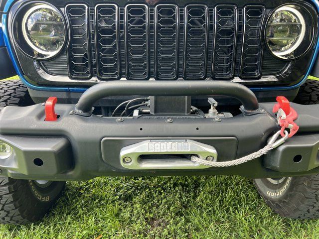 2024 Jeep Gladiator Willys photo 19
