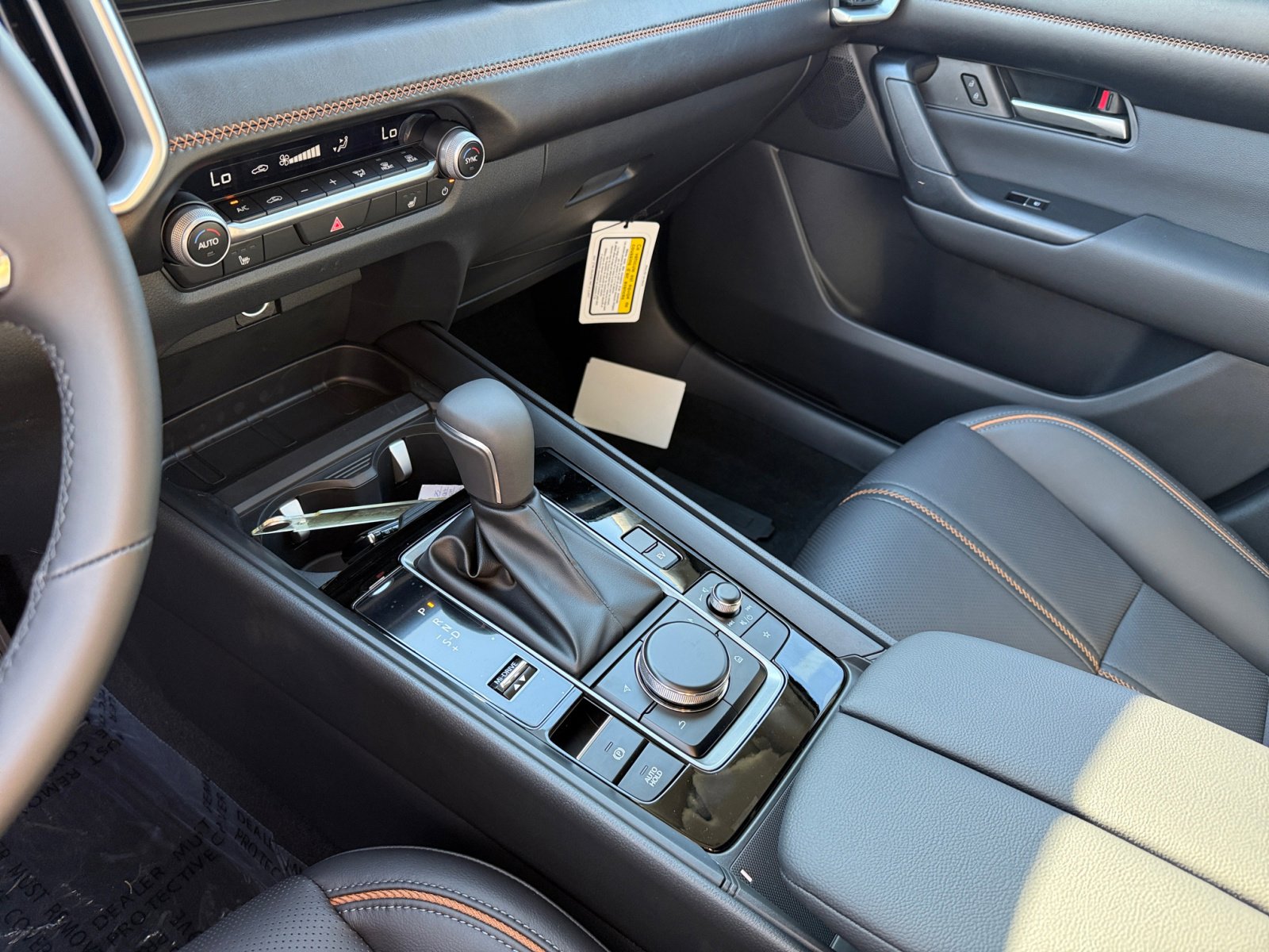 2025 Mazda CX-50 Premium photo 13