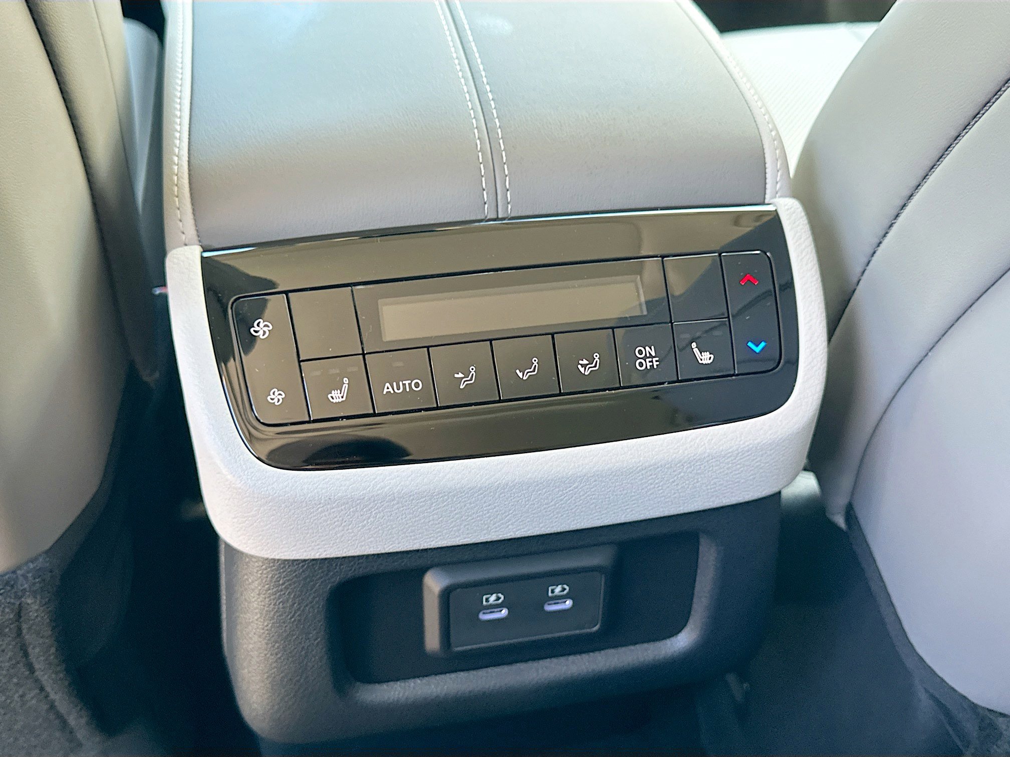 2026 Infiniti QX60 Luxe photo 19