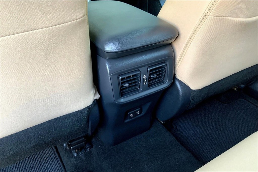 2021 Toyota RAV4 XLE photo 34
