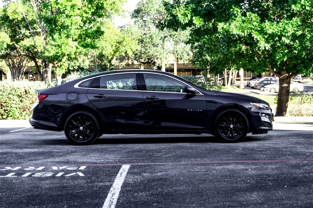 2025 Chevrolet Malibu 1LT photo 4