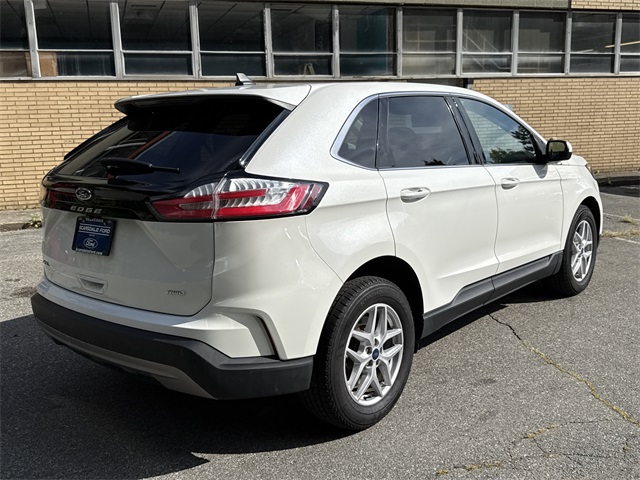 2022 Ford Edge SEL photo 4