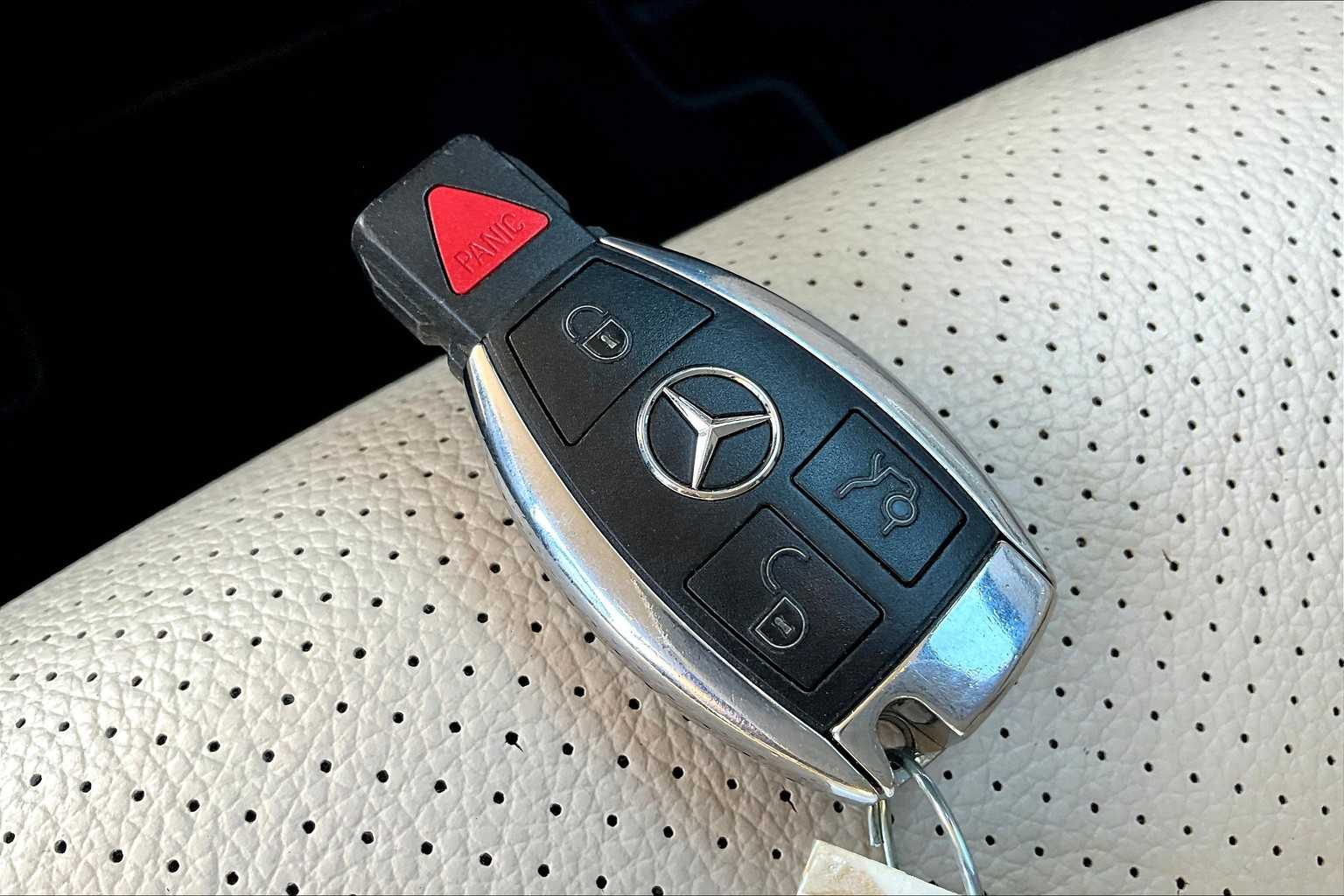 2015 Mercedes Benz C 300 Sedan photo 13