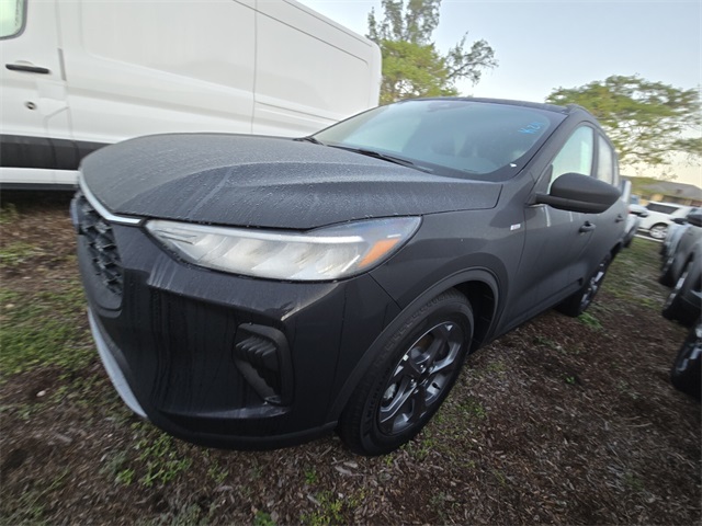 2025 Ford Escape ST-Line photo 4