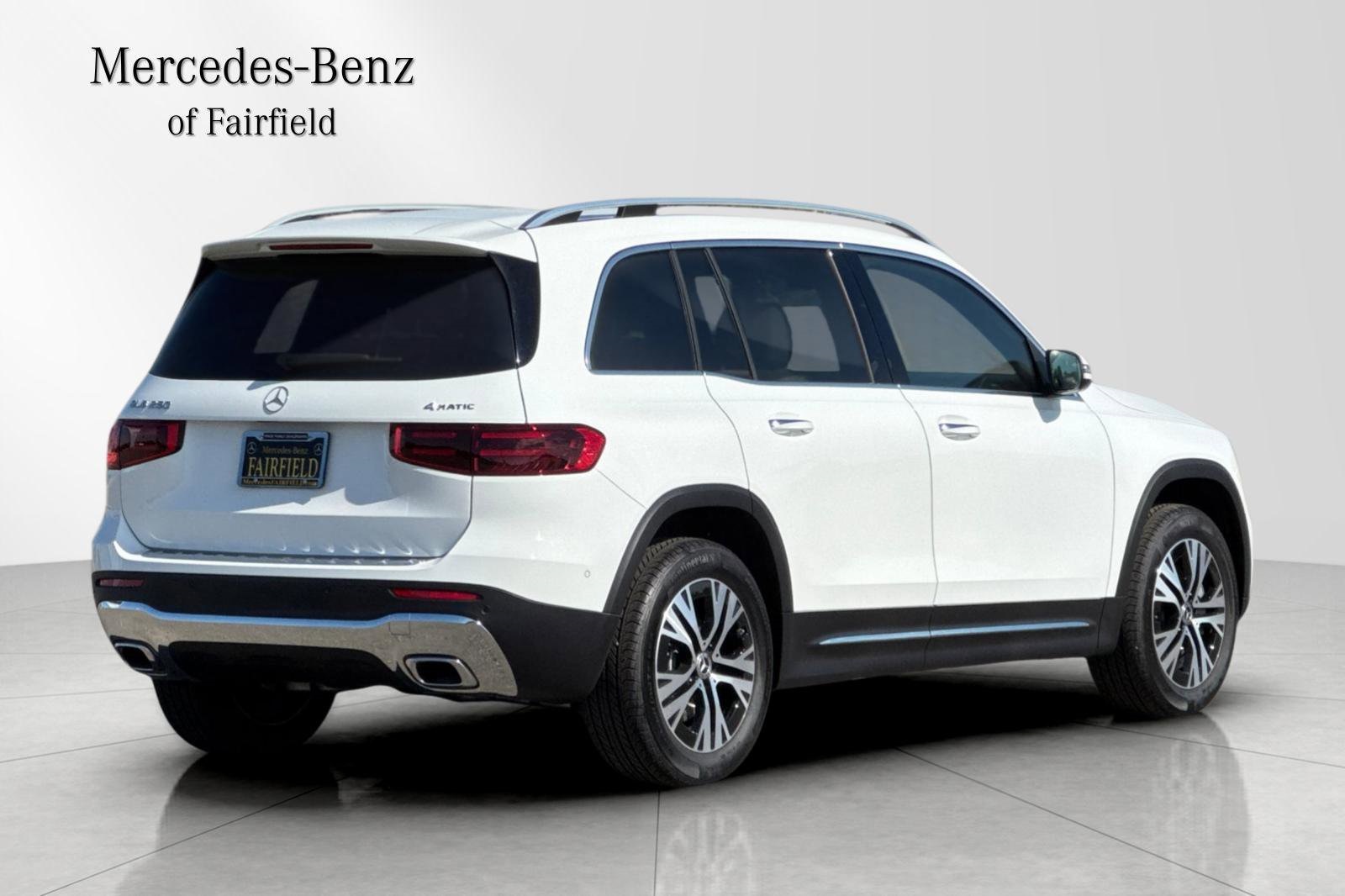 2025 Mercedes Benz GLB 250 4MATIC photo 2