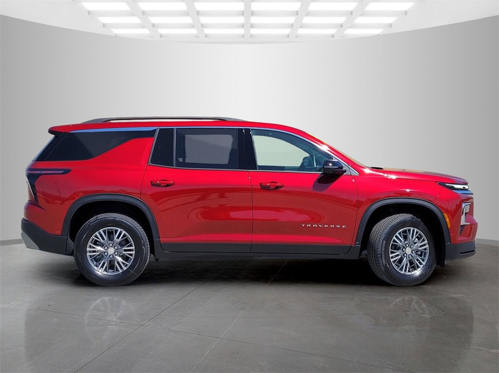 2026 Chevrolet Traverse photo 2