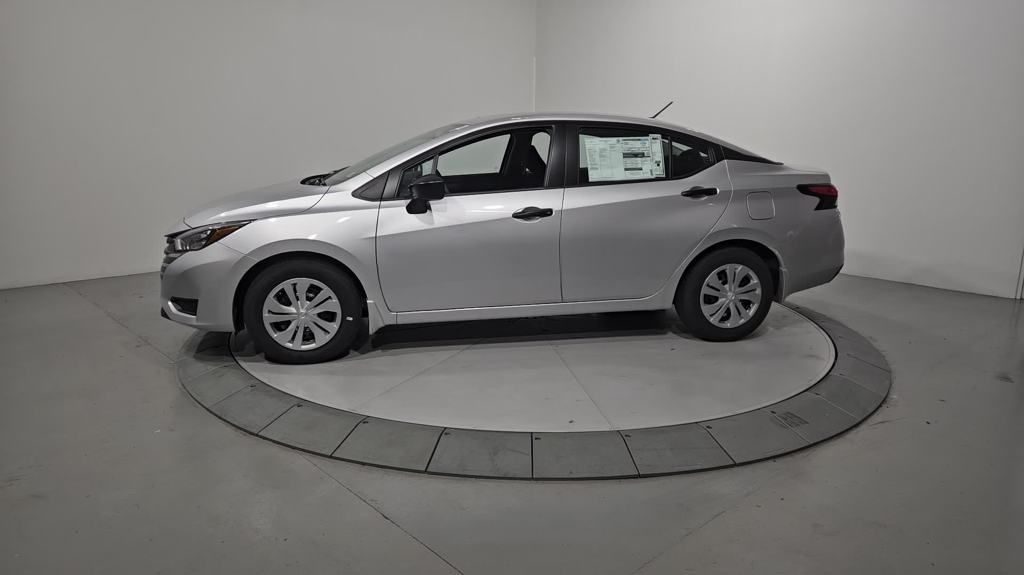 2025 Nissan Versa 1.6 S photo 2