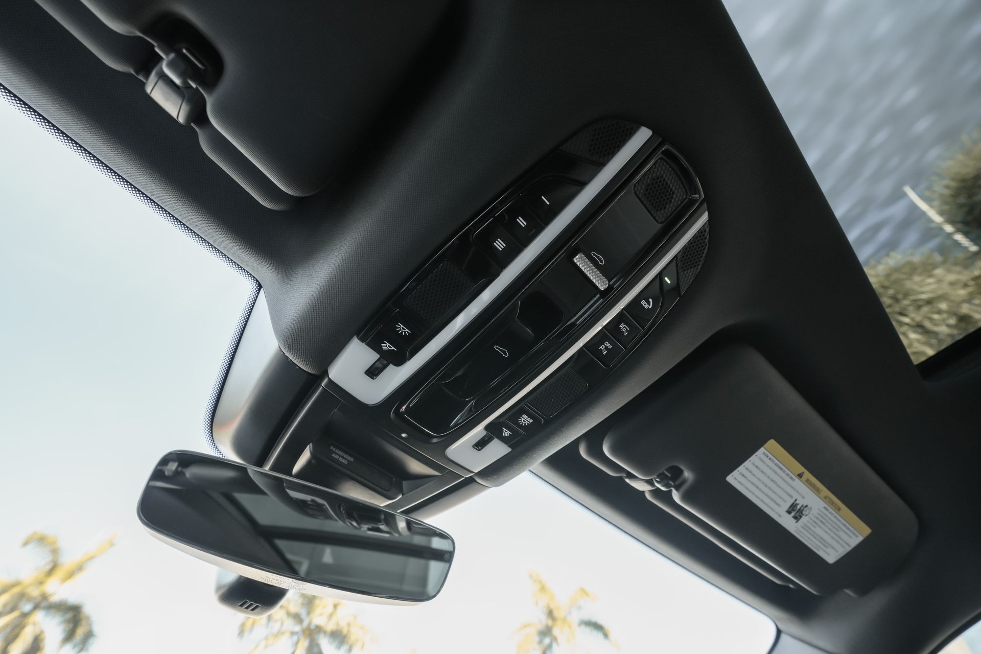 2023 Porsche Cayenne Platinum Edition photo 38
