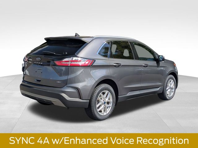 2022 Ford Edge SEL photo 3