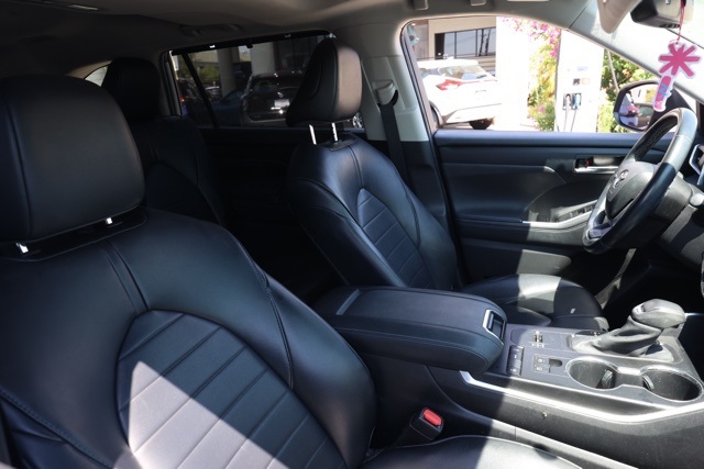 2022 Toyota Highlander XLE photo 18