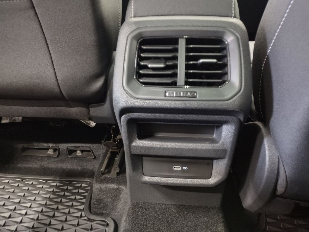 2024 Volkswagen Taos SEL photo 30