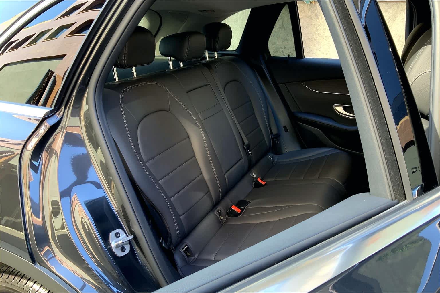2022 Mercedes Benz GLC 300 photo 18
