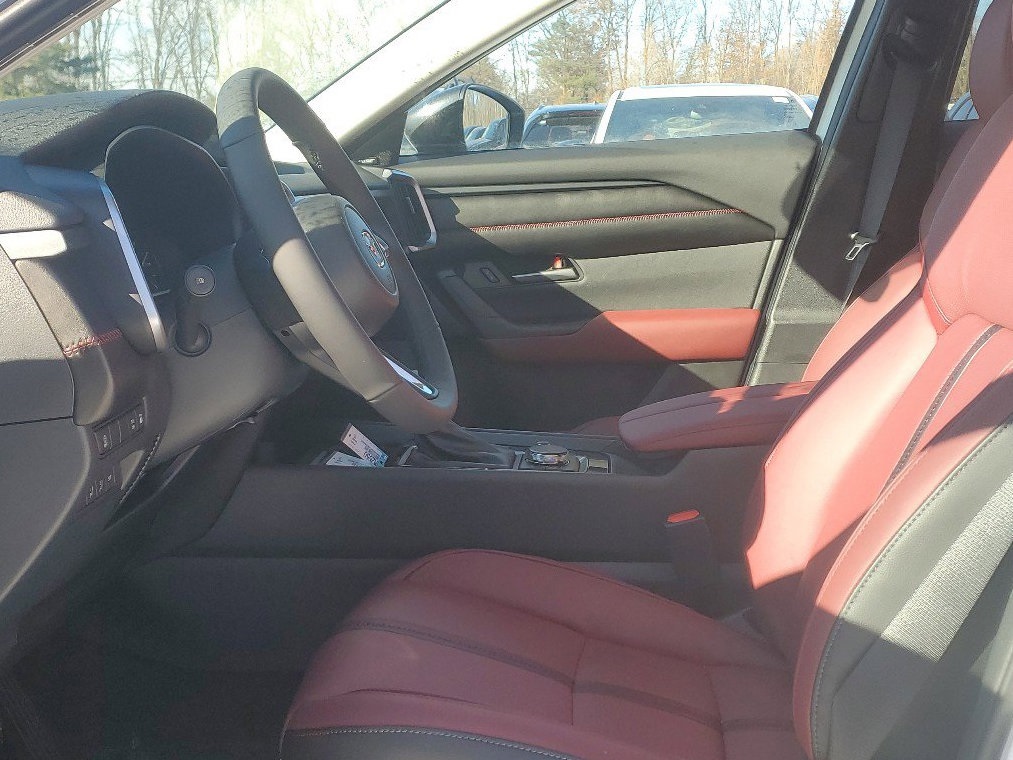 2025 Mazda CX-50 Premium photo 11