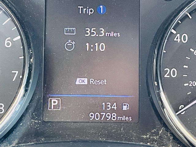 2019 Nissan Rogue SV photo 12