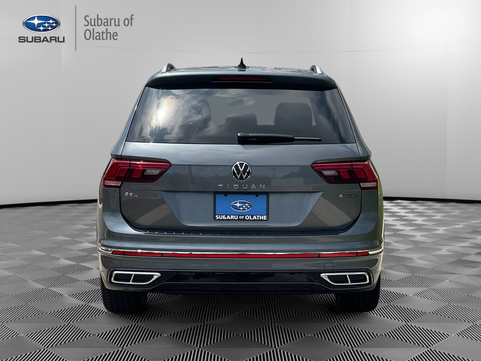 2023 Volkswagen Tiguan SEL R-Line Black photo 9