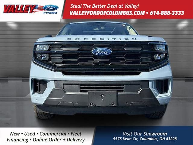 2025 Ford Expedition photo 2