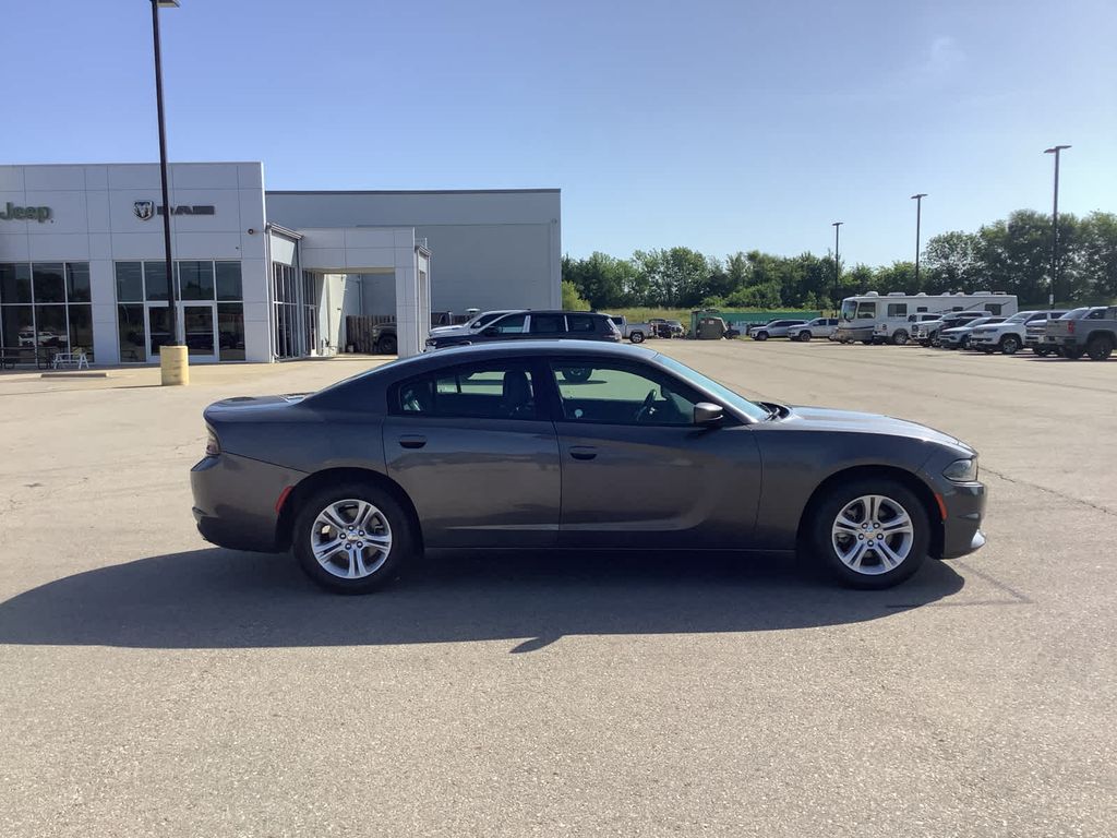 2021 Dodge Charger SXT photo 8