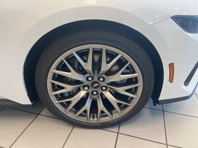 2025 Ford Mustang GT Premium photo 4