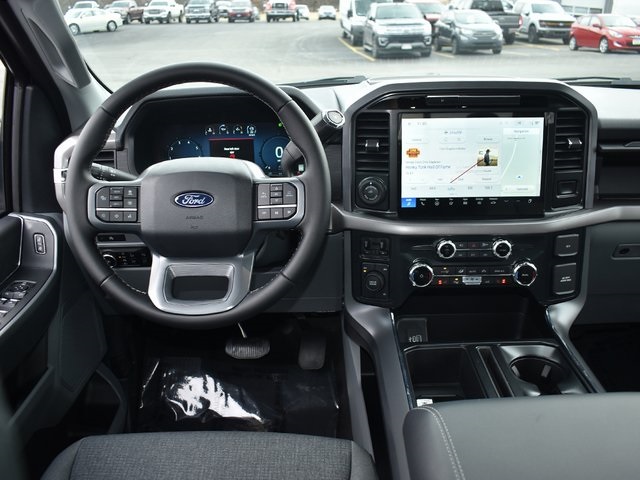 2025 Ford F-150 XLT photo 14