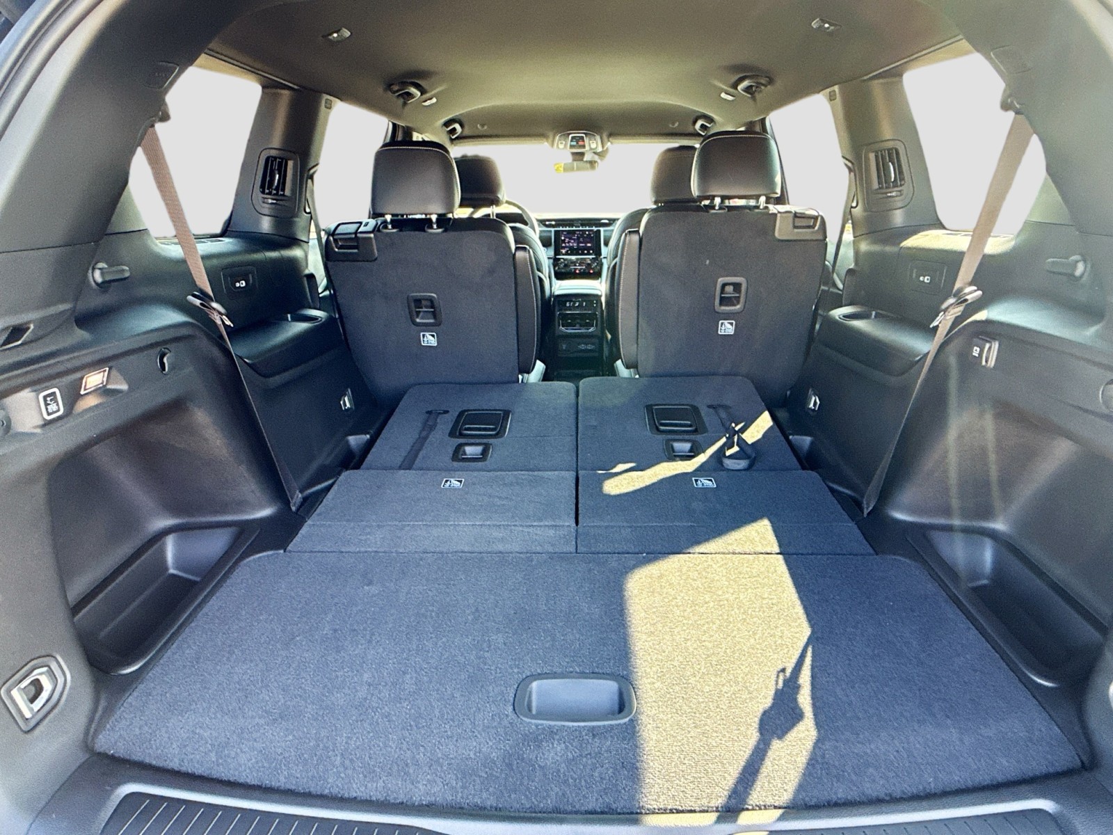 2025 Jeep Grand Cherokee Laredo Altitude photo 20