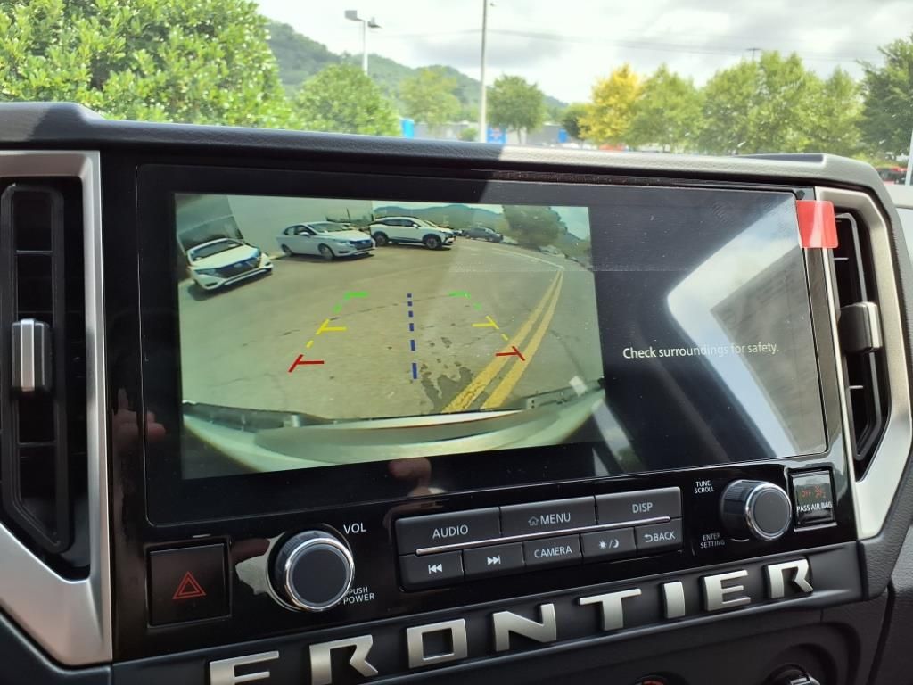 2025 Nissan Frontier Crew Cab SV photo 17