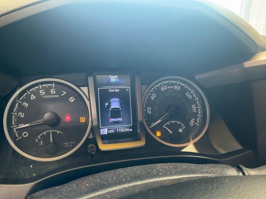 2016 Toyota Tacoma Limited photo 8