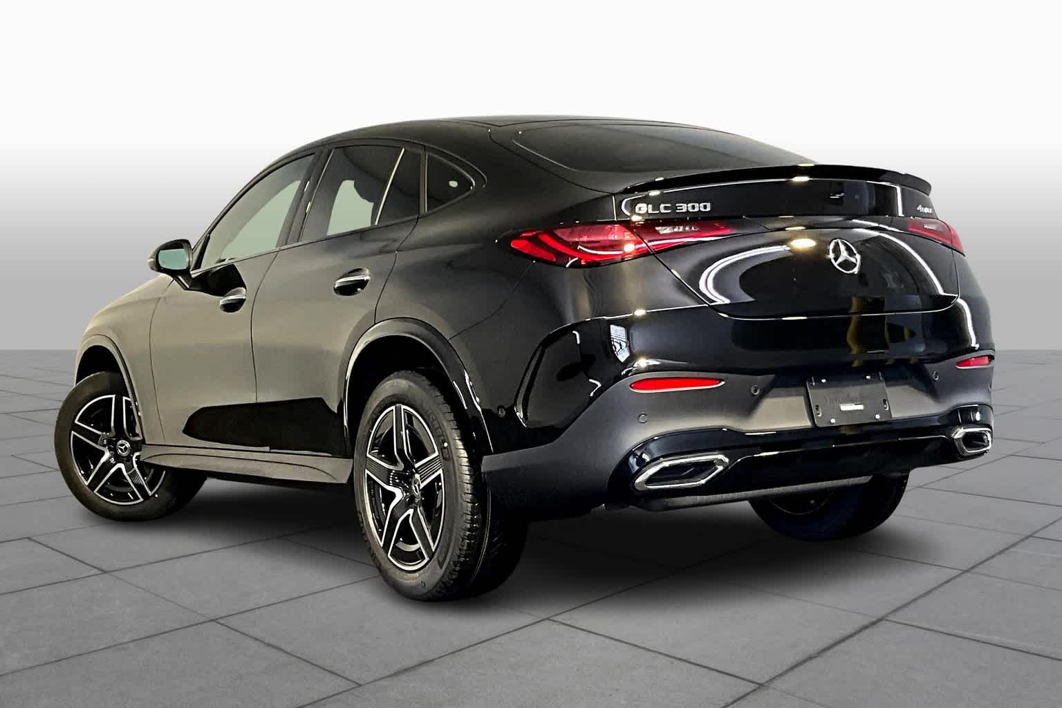 2025 Mercedes Benz GLC 300 4MATIC photo 3