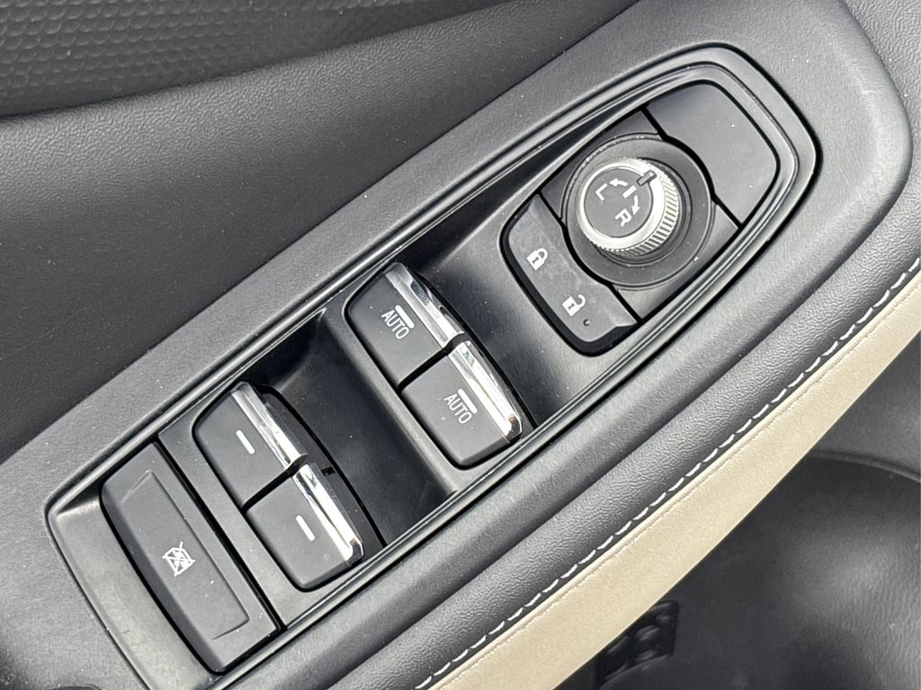2022 Subaru Forester Limited photo 29