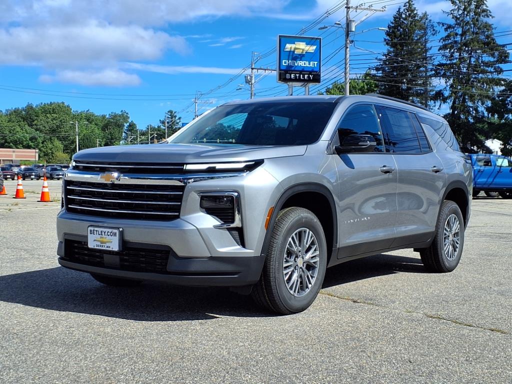 2025 Chevrolet Traverse photo 8