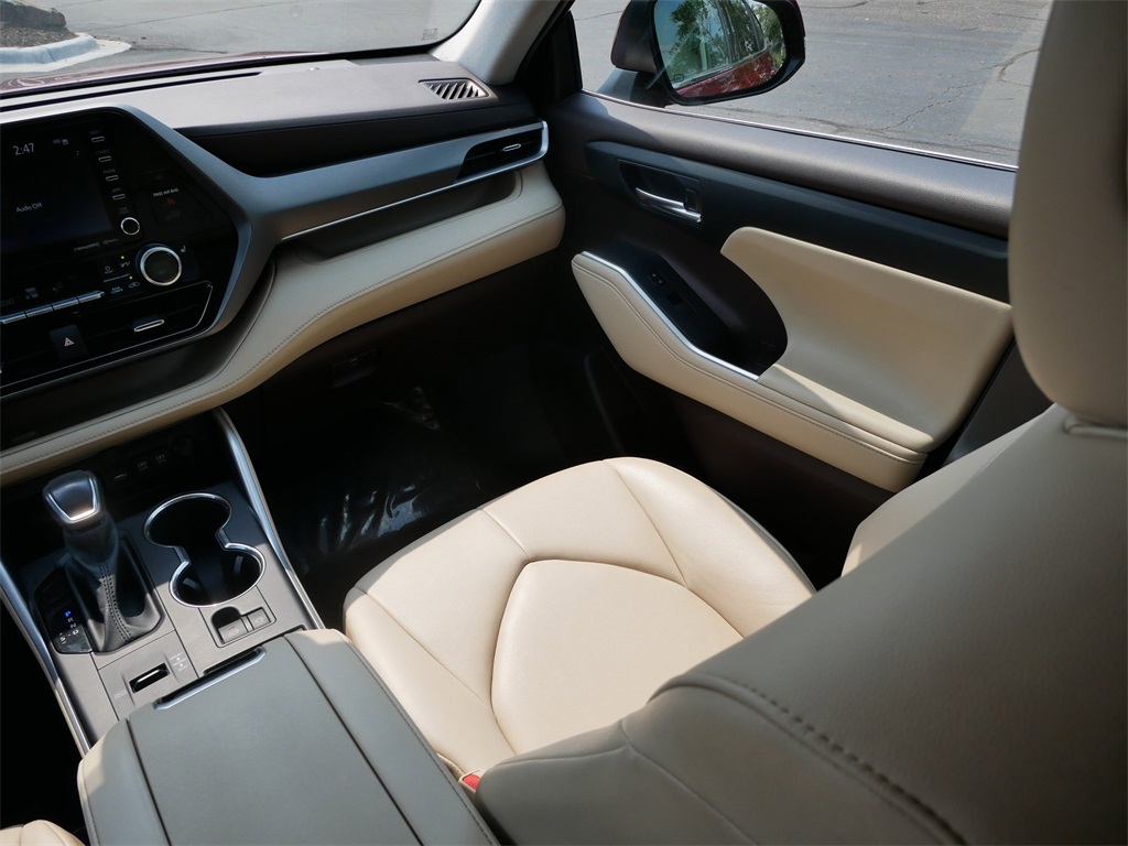 2021 Toyota Highlander Hybrid XLE photo 13