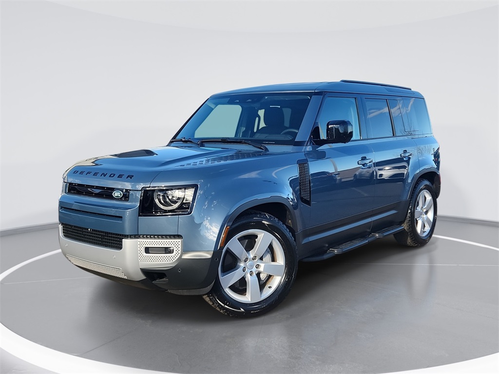 2025 Land Rover Defender S's photo