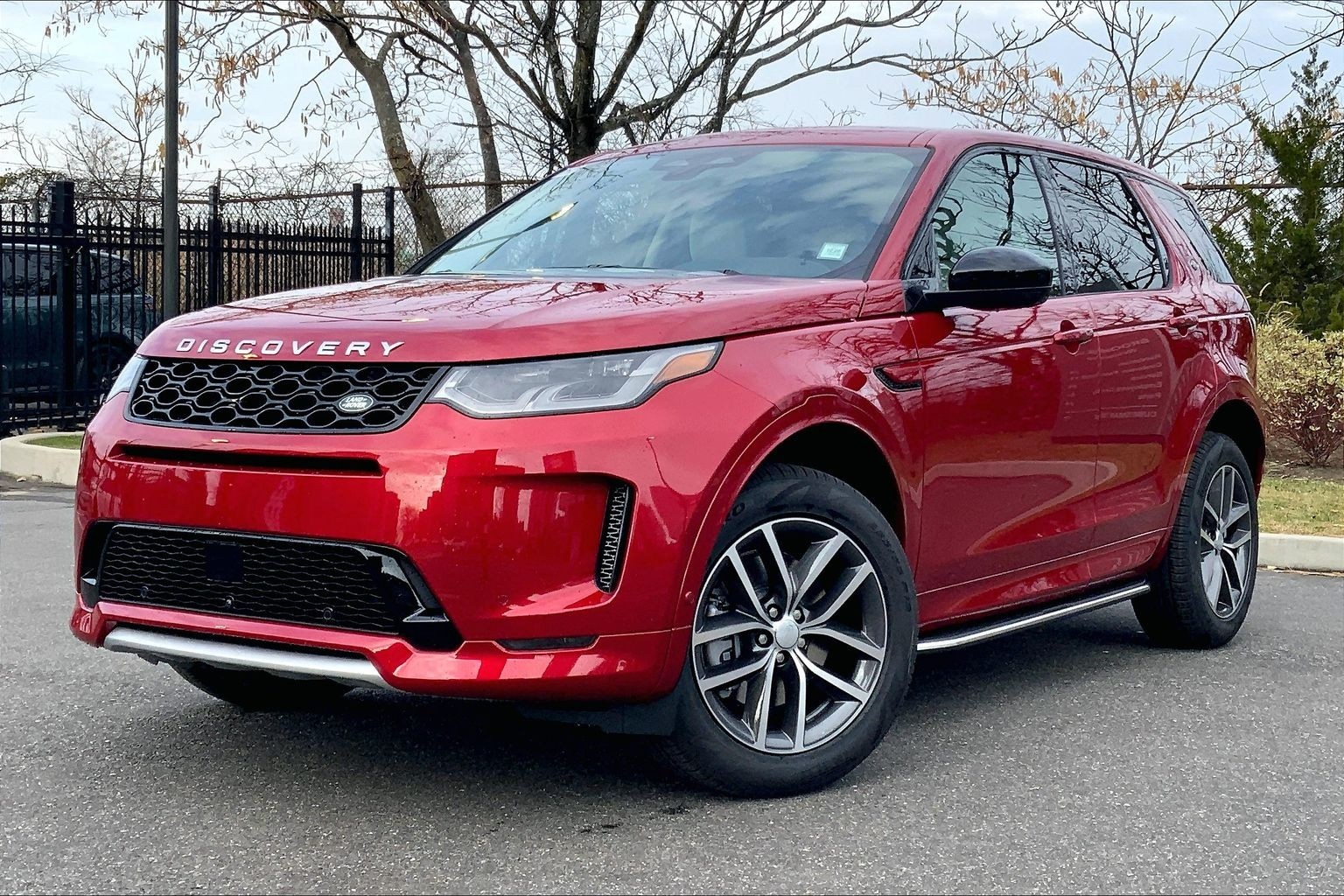 2025 Land Rover Discovery Sport S's photo