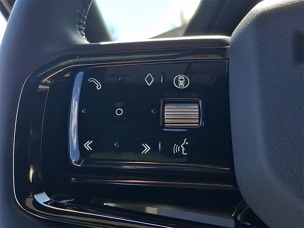 2024 Land Rover Range Rover Evoque S photo 16