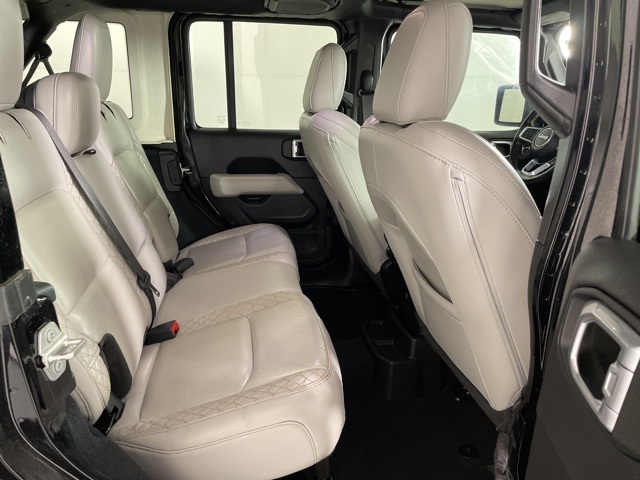 2022 Jeep Wrangler Unlimited Sahara High Altitude photo 41