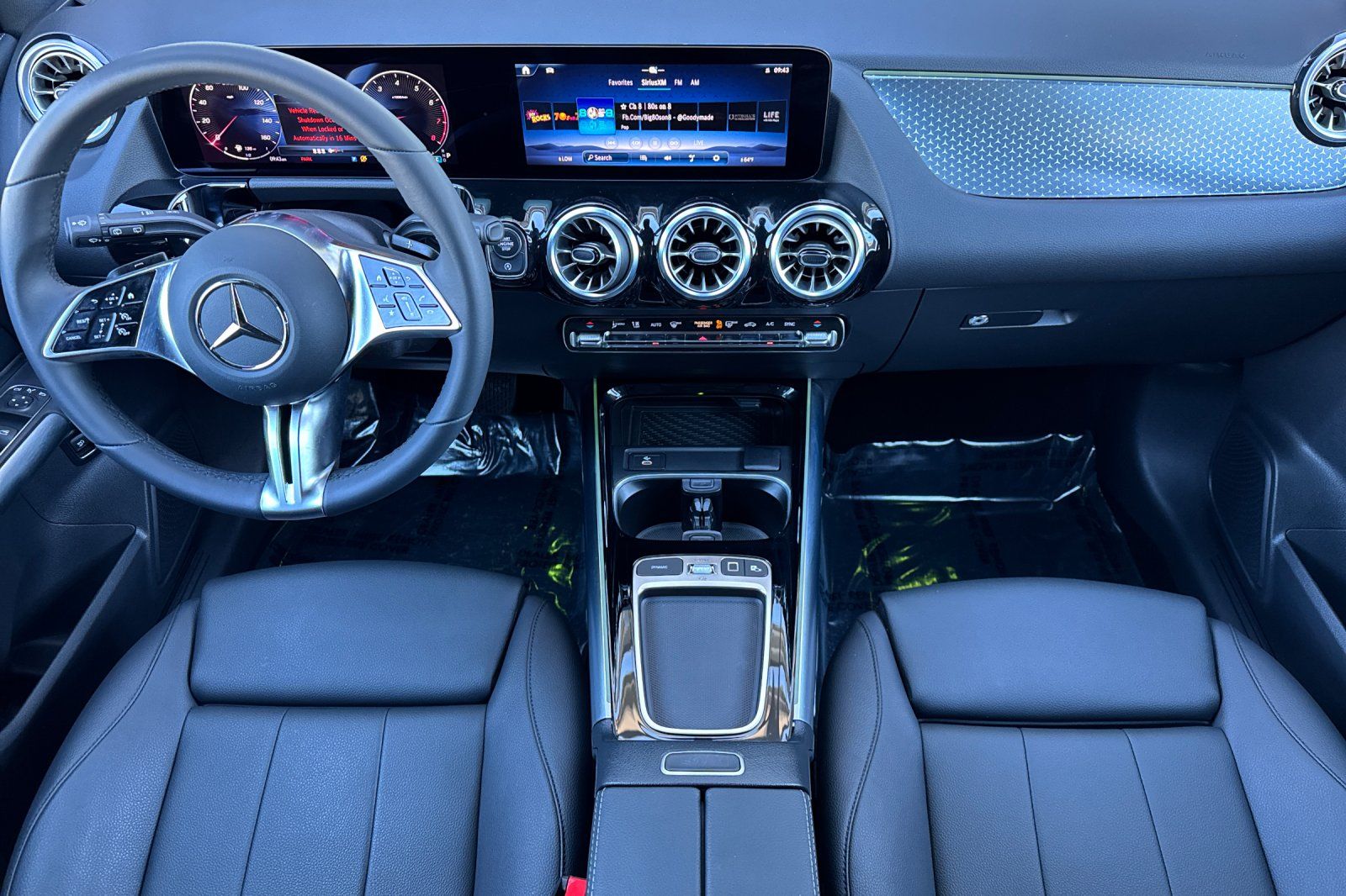 2025 Mercedes Benz GLA 250 photo 4