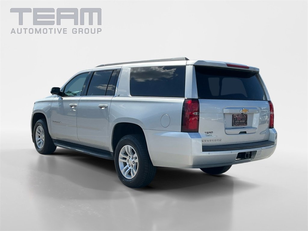 2018 Chevrolet Suburban LT photo 5