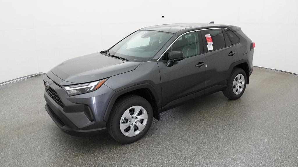 2025 Toyota RAV4 LE's photo
