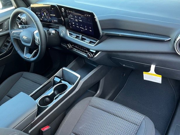 2026 Chevrolet Equinox LT photo 16