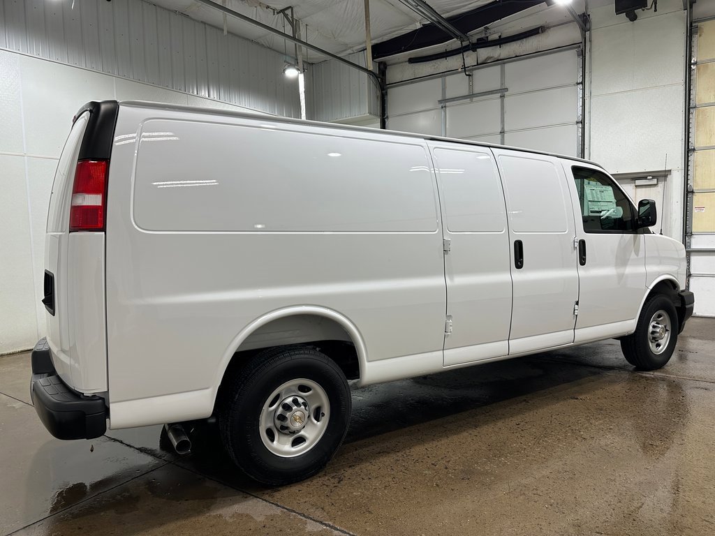 2025 Chevrolet Express Work Van Cargo photo 4
