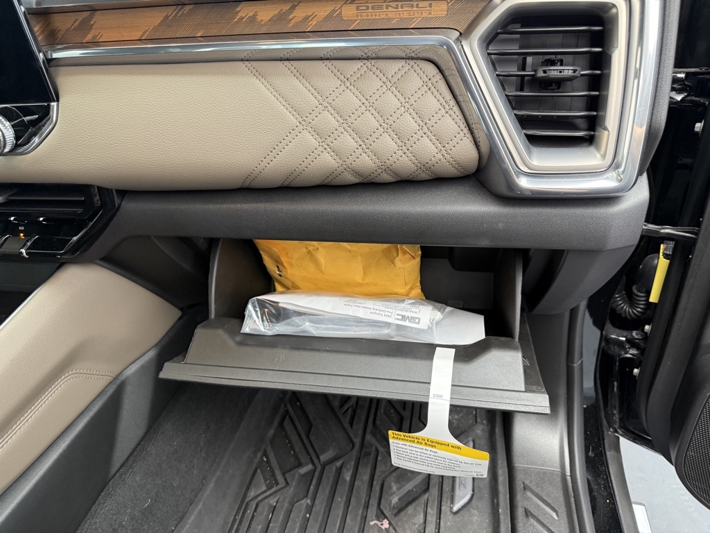 2024 Gmc Canyon Denali photo 57