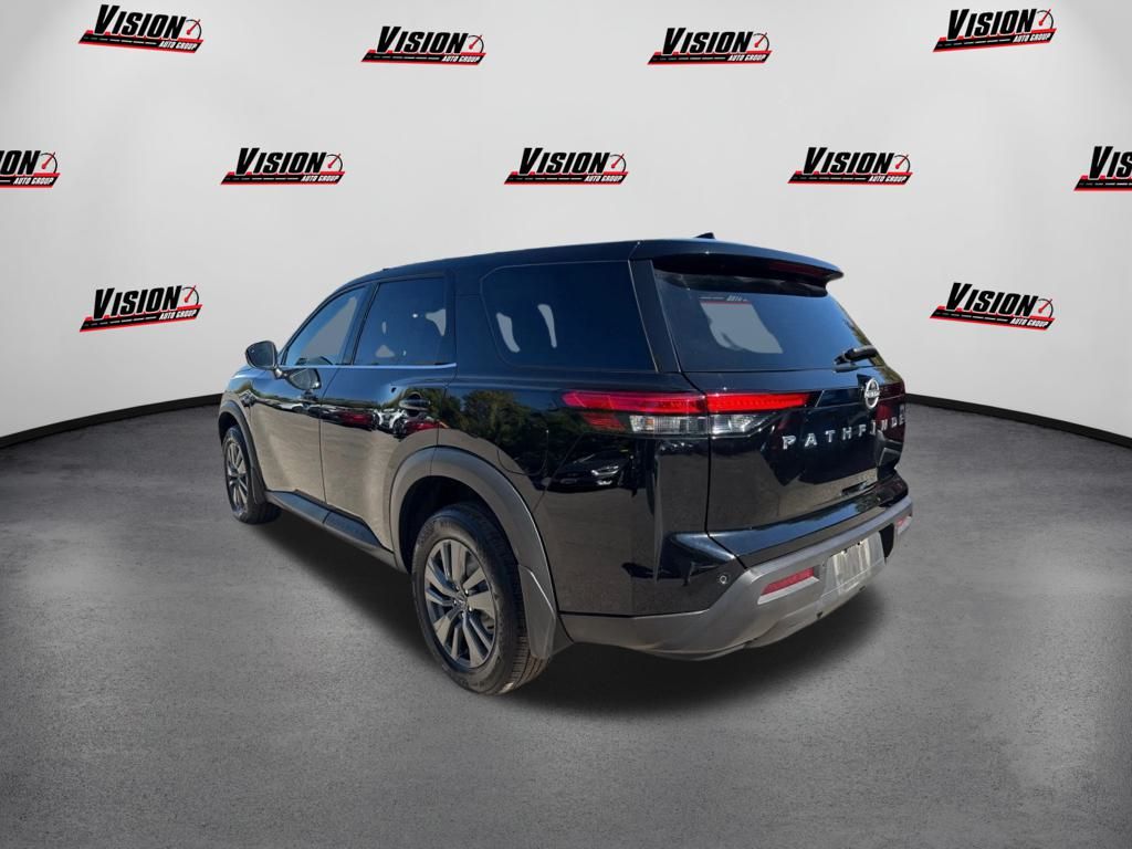 2024 Nissan Pathfinder S photo 3