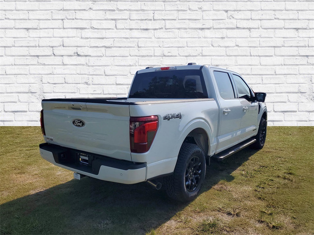 2025 Ford F-150 XLT photo 2