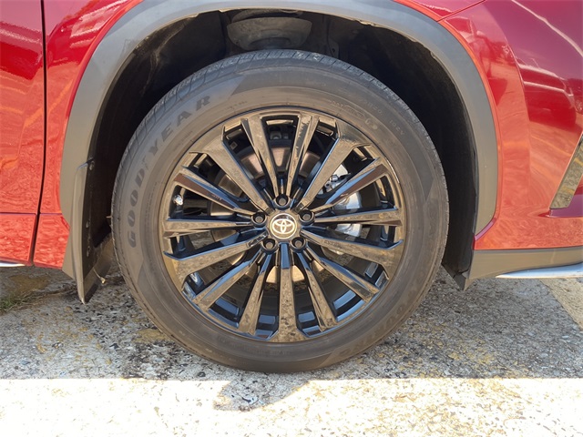 2024 Toyota Highlander XSE photo 9