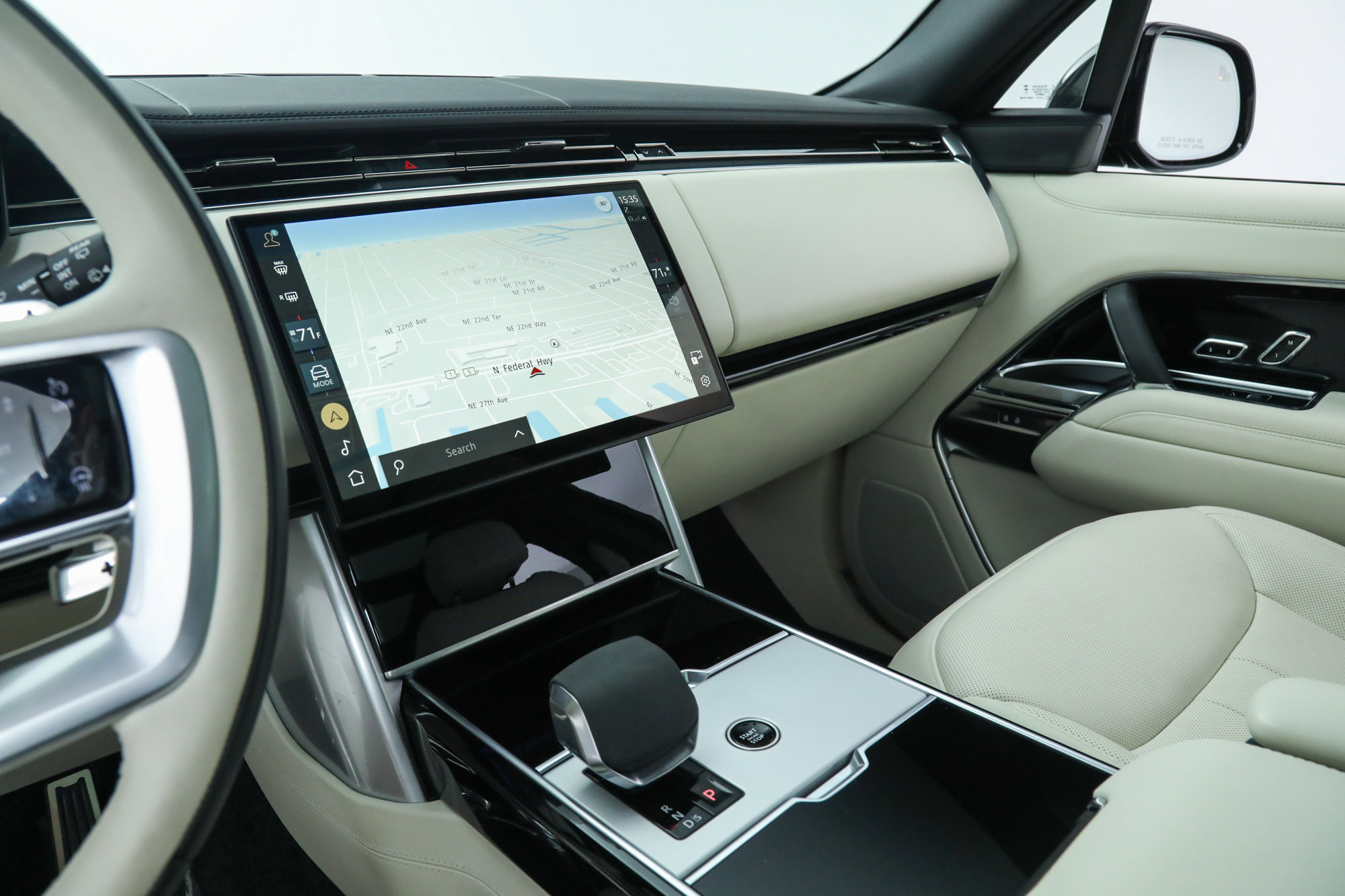 2024 Land Rover Range Rover SE photo 37