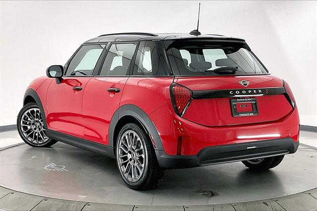 2025 Mini Cooper Hardtop Signature photo 2