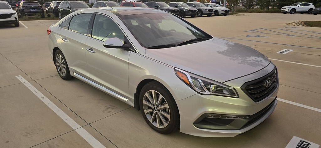 2016 Hyundai Sonata Limited photo 2