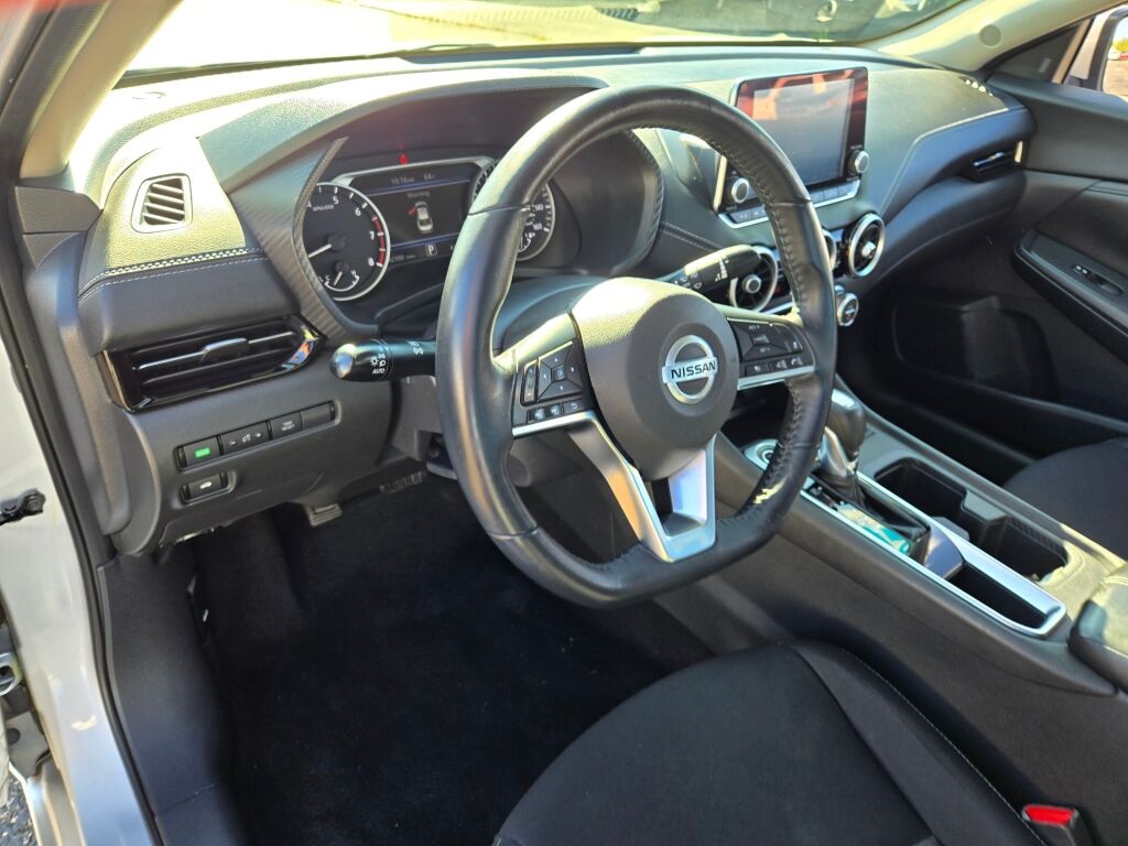 2020 Nissan Sentra SV photo 16