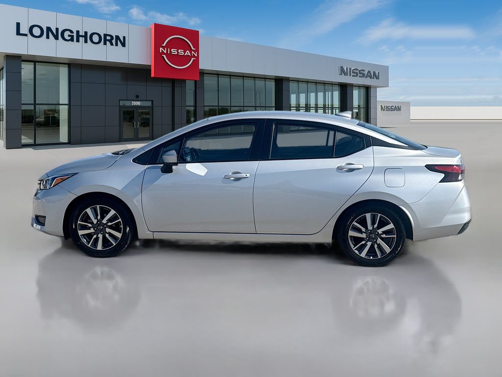 2023 Nissan Versa 1.6 SV photo 4