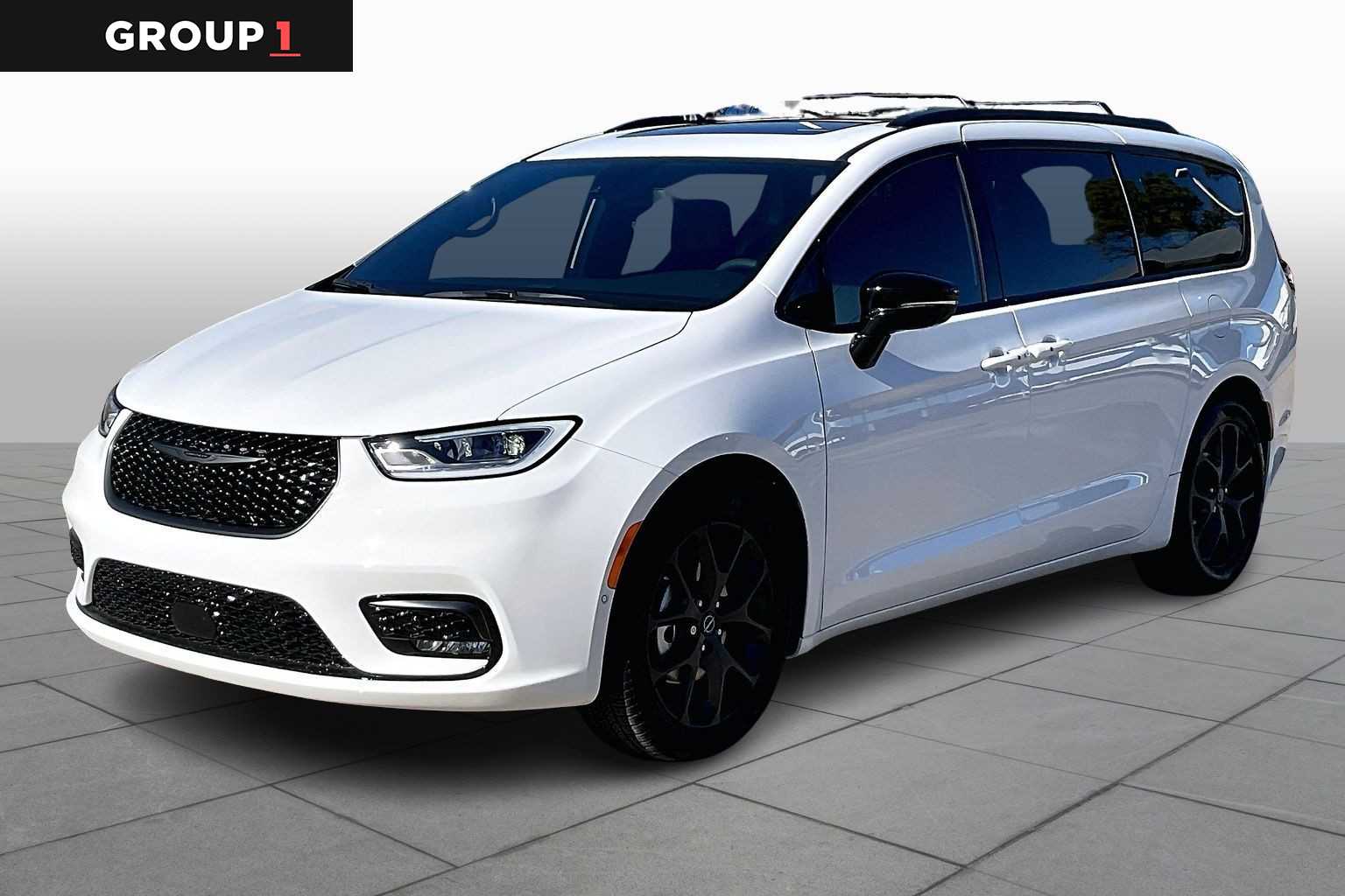 2026 Chrysler Pacifica Limited's photo